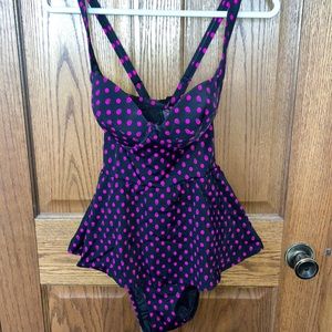 TORRID 00 SWIM SUIT LIKE NEW